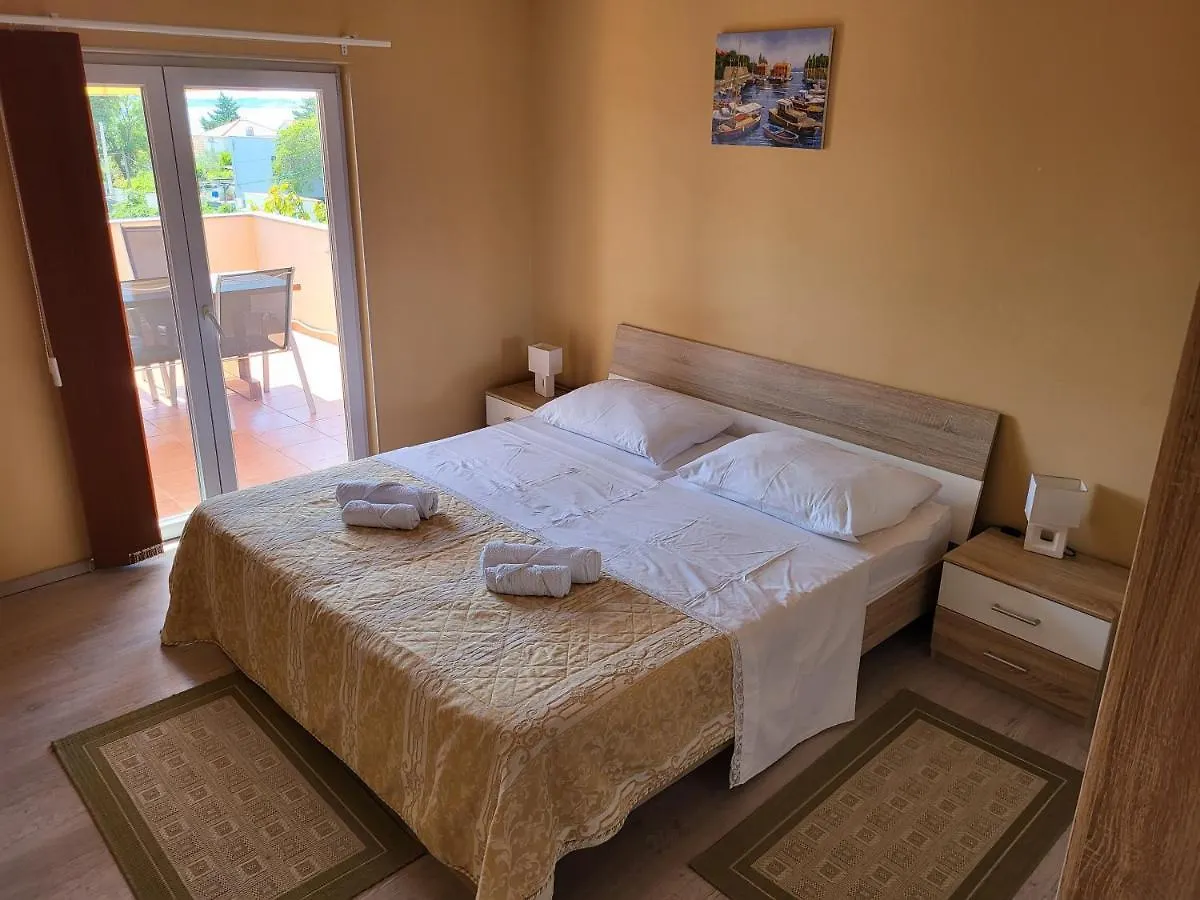 Apartments By The Sea Vrsi - Mulo, Zadar - 18914 Croatia