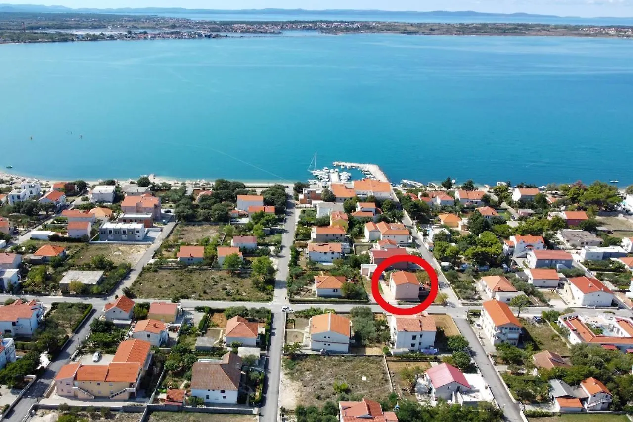 Apartments By The Sea Vrsi - Mulo, Zadar - 18914 0*,  Croatia
